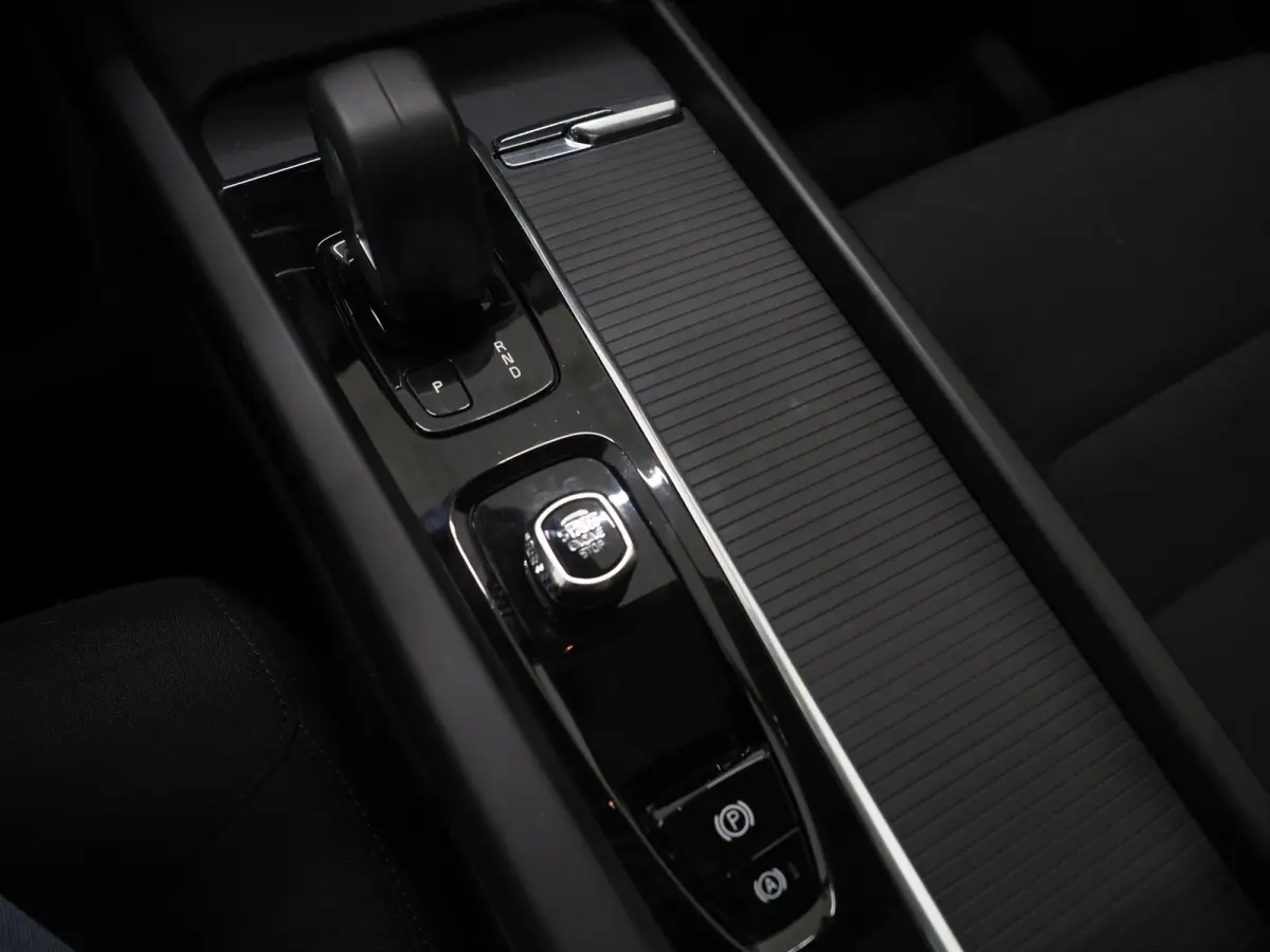 2.0 T6 Plug-in hybrid AWD Long Range | Panoramadak | Pilot Assist | 360 | Stoel/stuurverwarming | Keyless | Carplay