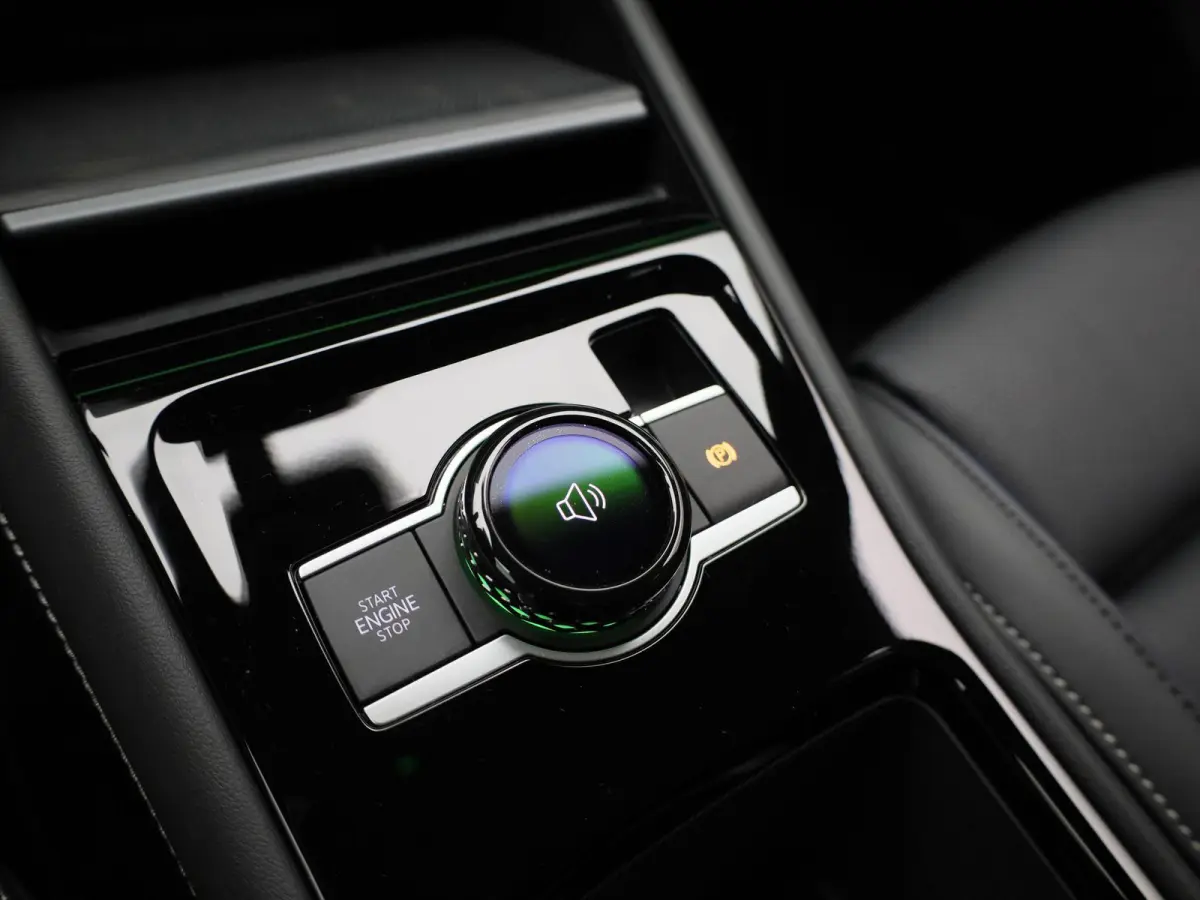 1.5 eHybrid R-Line Edition 204 PK| Origineel Nederlands | LEDER Interieur | Trekhaak | 360 Camera | Stoelventilatie | Stoelverwarming | Stuurwielverwarming