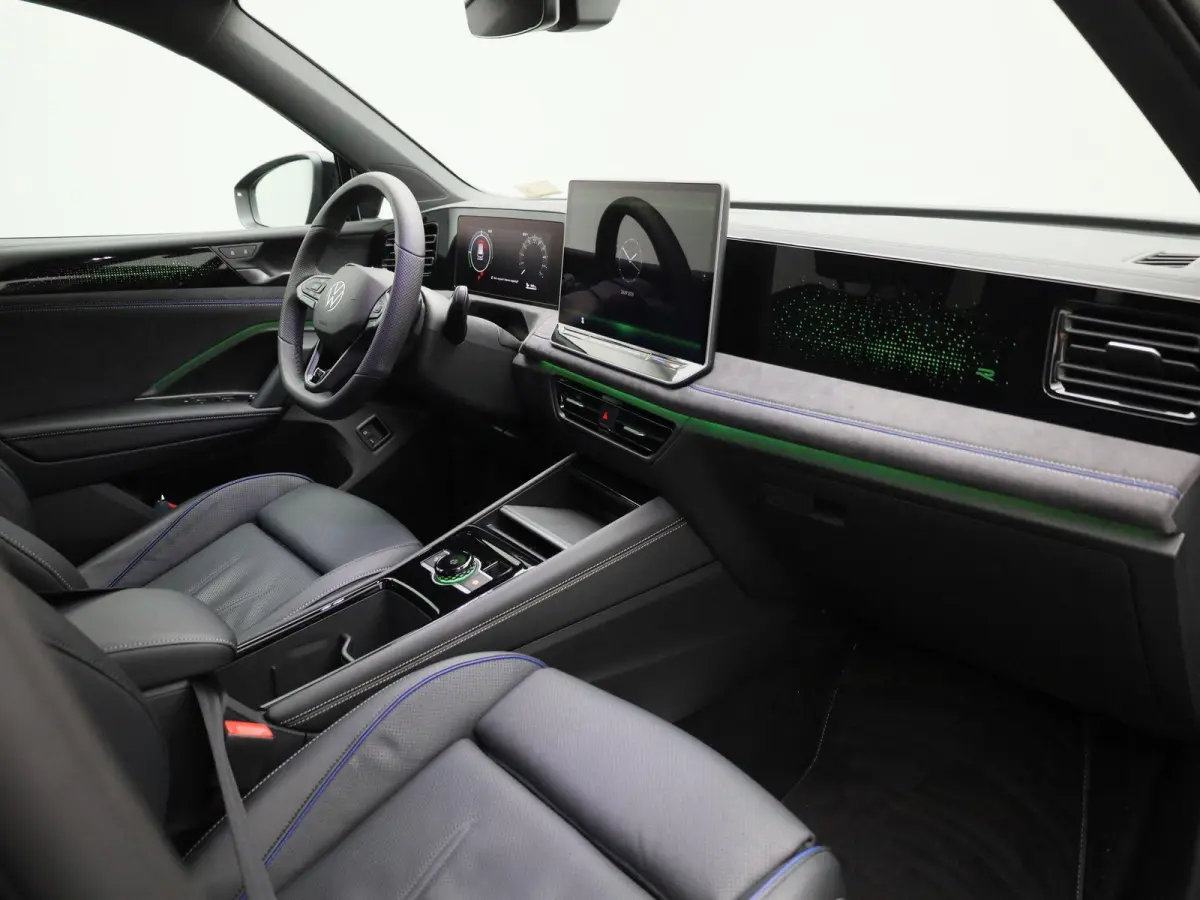 1.5 eHybrid R-Line Edition 204 PK| Origineel Nederlands | LEDER Interieur | Trekhaak | 360 Camera | Stoelventilatie | Stoelverwarming | Stuurwielverwarming