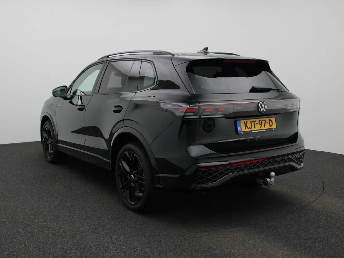 1.5 eHybrid R-Line Edition 204 PK| Origineel Nederlands | LEDER Interieur | Trekhaak | 360 Camera | Stoelventilatie | Stoelverwarming | Stuurwielverwarming
