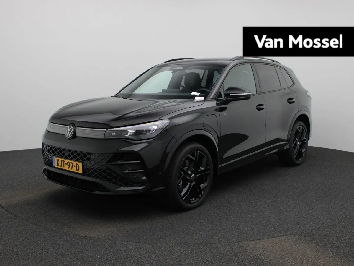 1.5 eHybrid R-Line Edition 204 PK| Origineel Nederlands | LEDER Interieur | Trekhaak | 360 Camera | Stoelventilatie | Stoelverwarming | Stuurwielverwarming
