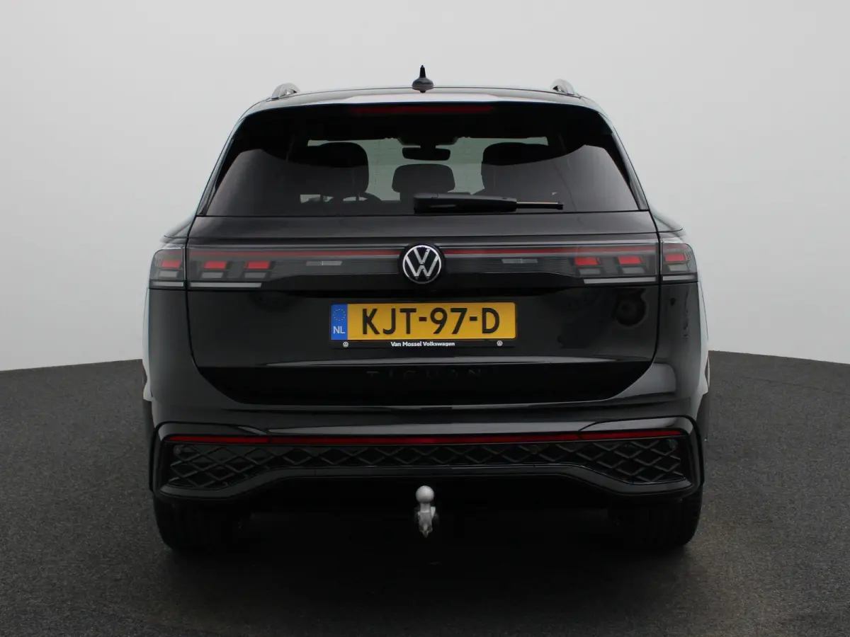 1.5 eHybrid R-Line Edition 204 PK| Origineel Nederlands | LEDER Interieur | Trekhaak | 360 Camera | Stoelventilatie | Stoelverwarming | Stuurwielverwarming