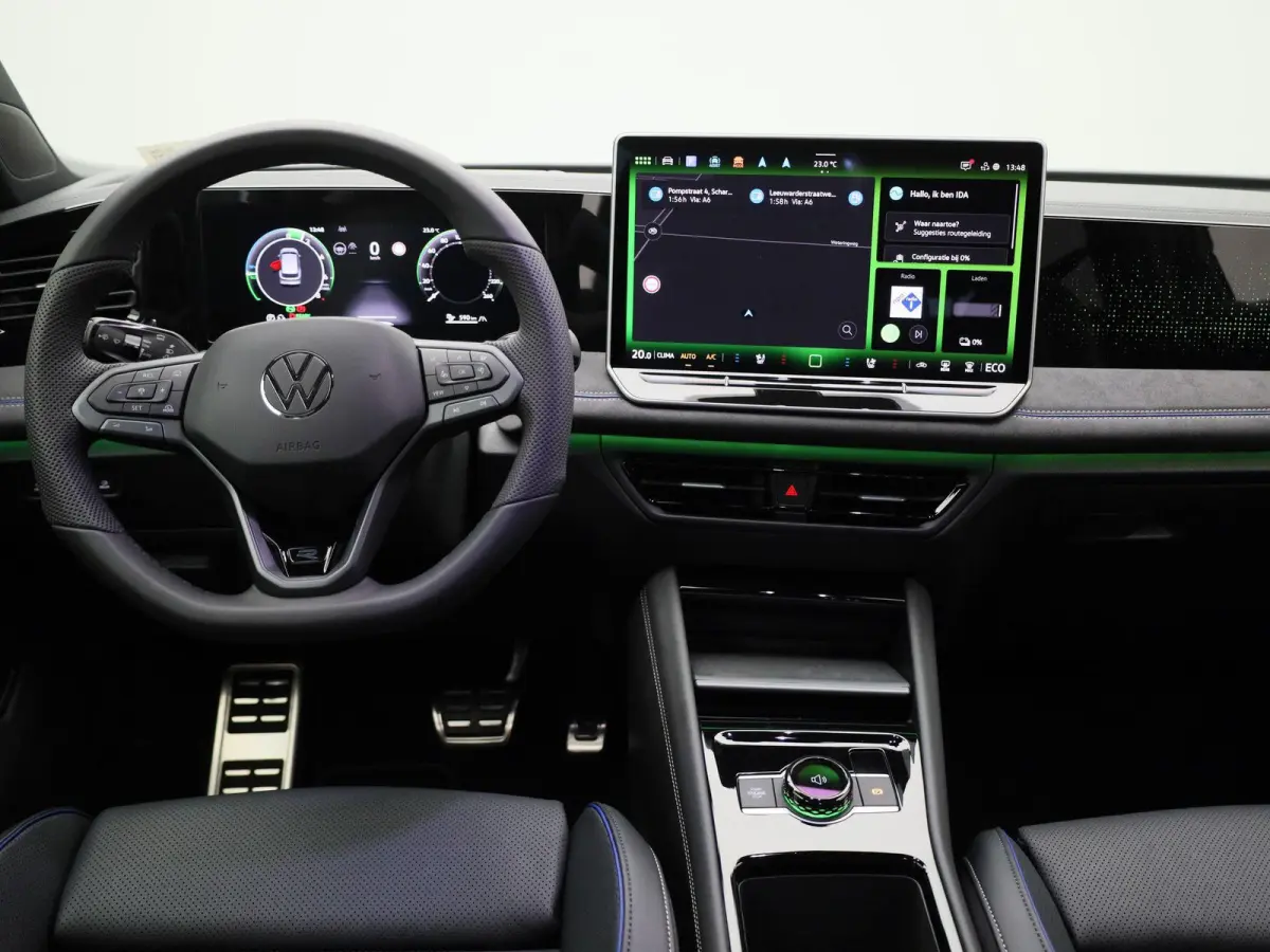 1.5 eHybrid R-Line Edition 204 PK| Origineel Nederlands | LEDER Interieur | Trekhaak | 360 Camera | Stoelventilatie | Stoelverwarming | Stuurwielverwarming