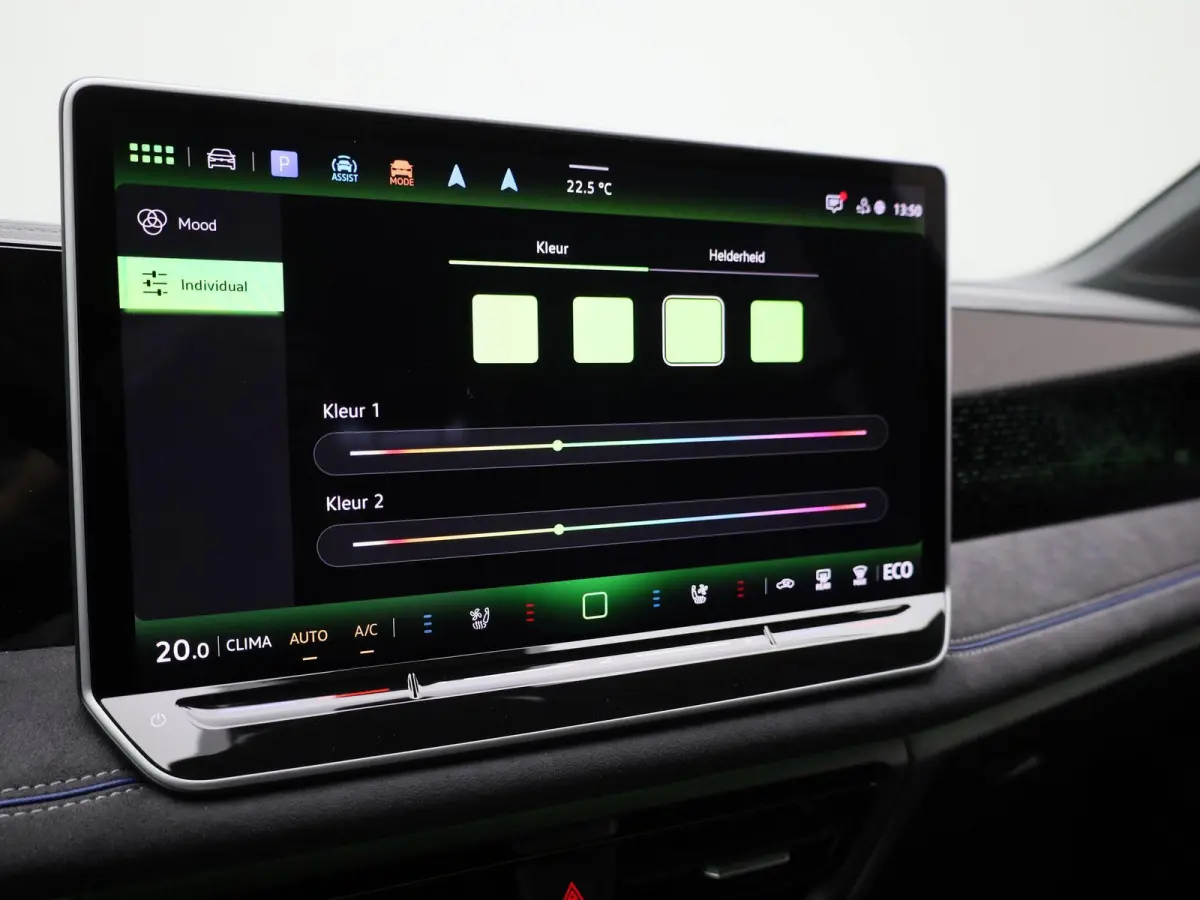 1.5 eHybrid R-Line Edition 204 PK| Origineel Nederlands | LEDER Interieur | Trekhaak | 360 Camera | Stoelventilatie | Stoelverwarming | Stuurwielverwarming