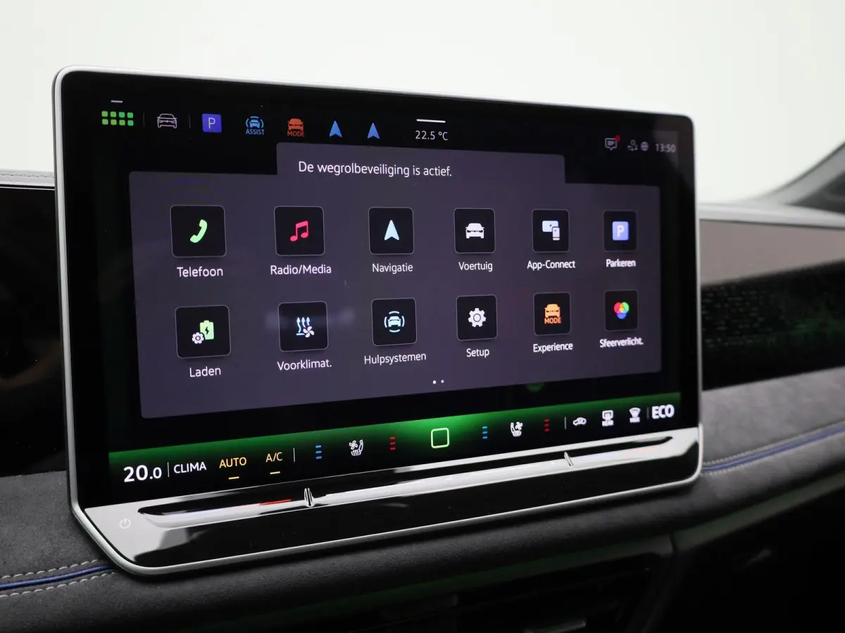 1.5 eHybrid R-Line Edition 204 PK| Origineel Nederlands | LEDER Interieur | Trekhaak | 360 Camera | Stoelventilatie | Stoelverwarming | Stuurwielverwarming