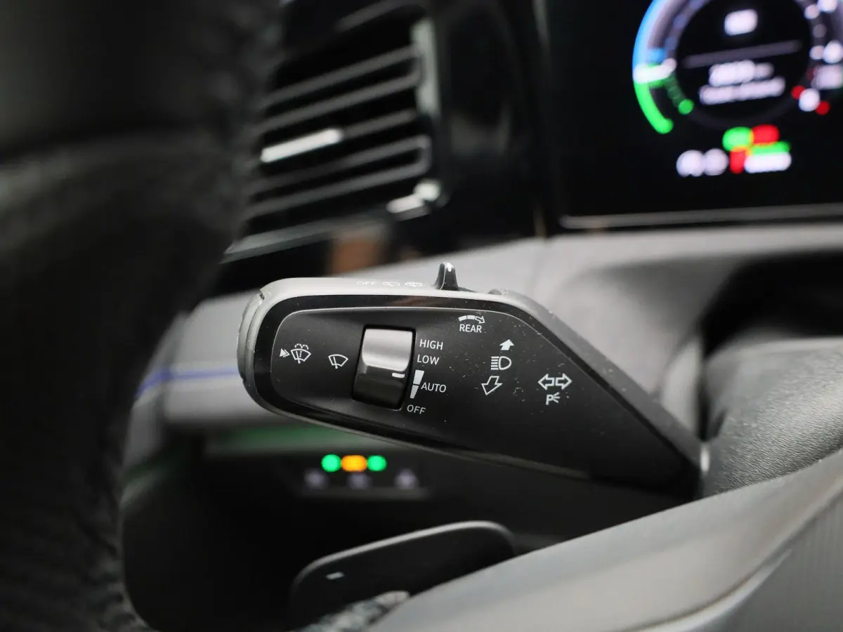 1.5 eHybrid R-Line Edition 204 PK| Origineel Nederlands | LEDER Interieur | Trekhaak | 360 Camera | Stoelventilatie | Stoelverwarming | Stuurwielverwarming