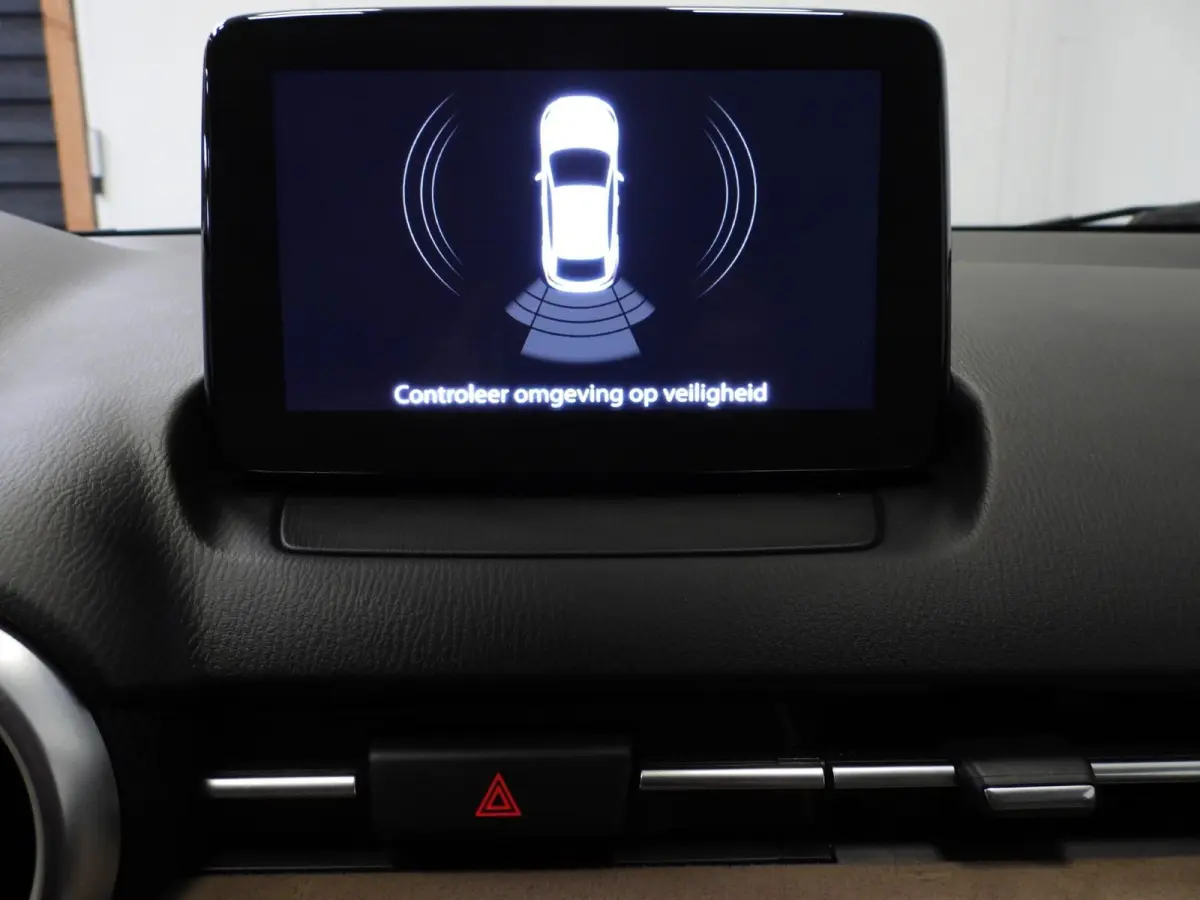 2.0 SkyActiv-G Aut. Luxury NAVI-APP/LEER/CLIMA/LED/18"LMV!