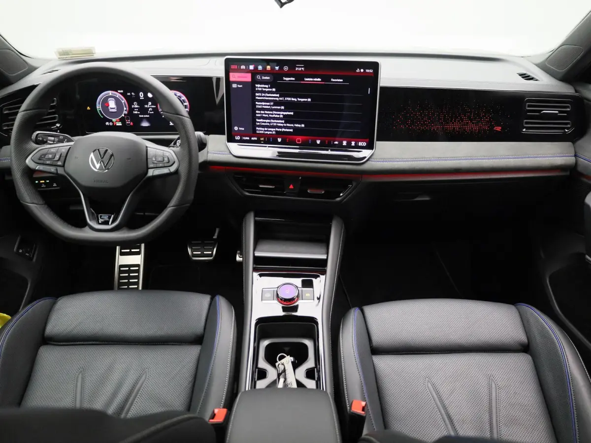 1.5 eHybrid R-Line Edition 204 PK| Origineel Nederlands | Trekhaak | LEDER Interieur | 360 Camera | Stoelventilatie | Stuurwielverwarming | Stoelverwarming
