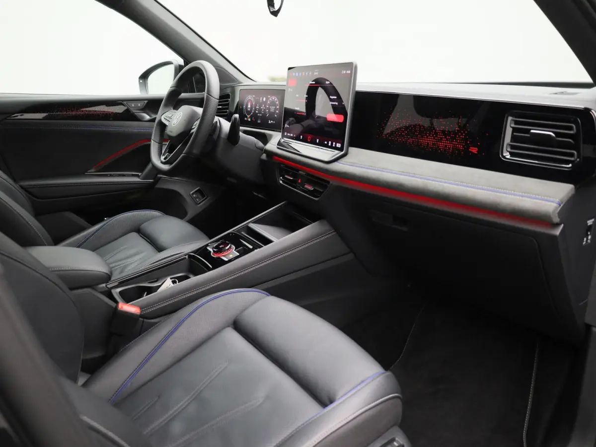 1.5 eHybrid R-Line Edition 204 PK| Origineel Nederlands | Trekhaak | LEDER Interieur | 360 Camera | Stoelventilatie | Stuurwielverwarming | Stoelverwarming