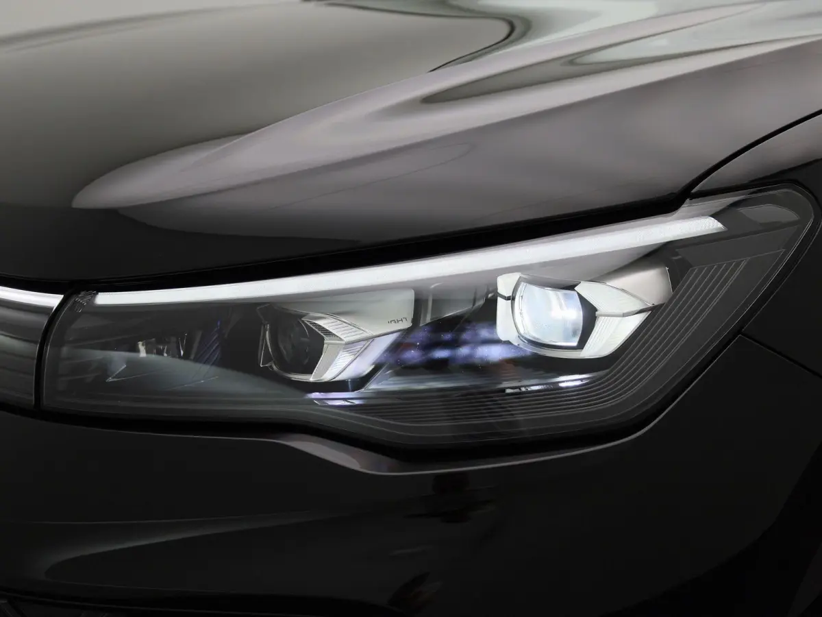 1.5 eHybrid R-Line Edition 204 PK| Origineel Nederlands | Trekhaak | LEDER Interieur | 360 Camera | Stoelventilatie | Stuurwielverwarming | Stoelverwarming