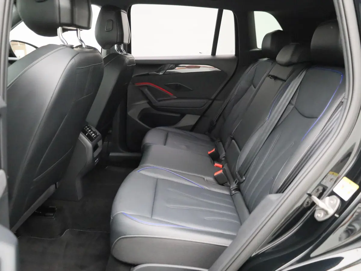1.5 eHybrid R-Line Edition 204 PK| Origineel Nederlands | Trekhaak | LEDER Interieur | 360 Camera | Stoelventilatie | Stuurwielverwarming | Stoelverwarming