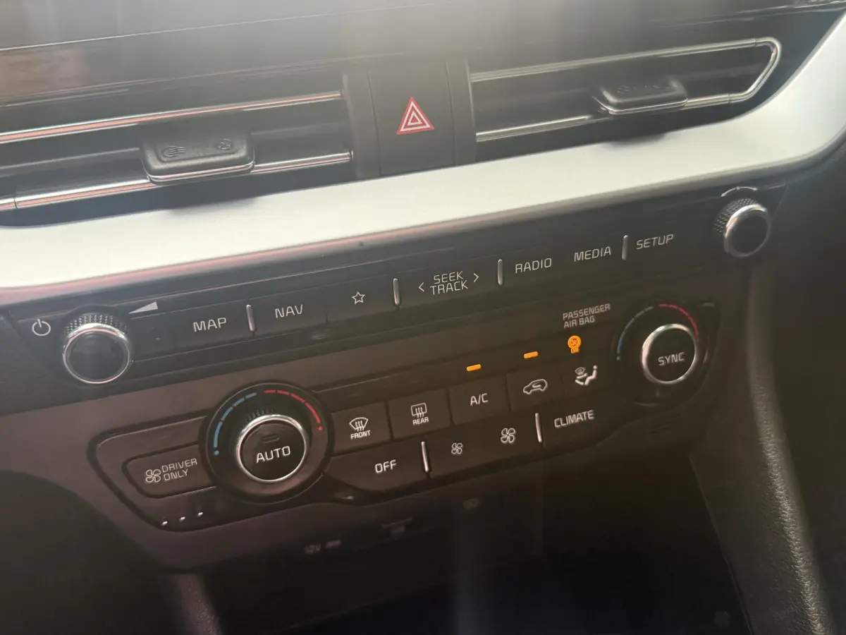 1.6 GDi PHEV DynamicLine | Navigatie | Trekhaak | ECC | PDC + Camera | Stoel/ Stuurverwarming |