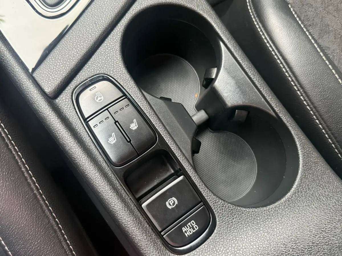 1.6 GDi PHEV DynamicLine | Navigatie | Trekhaak | ECC | PDC + Camera | Stoel/ Stuurverwarming |
