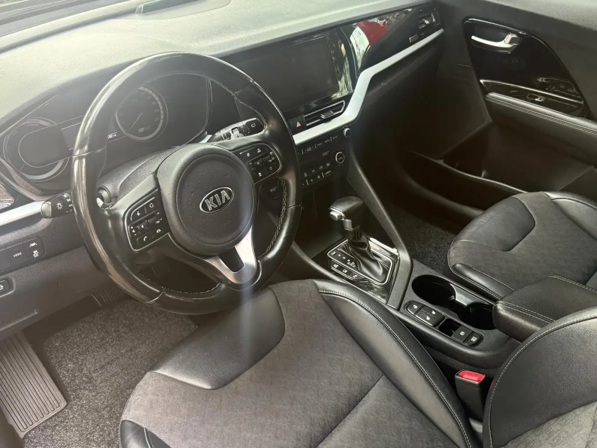 1.6 GDi PHEV DynamicLine | Navigatie | Trekhaak | ECC | PDC + Camera | Stoel/ Stuurverwarming |