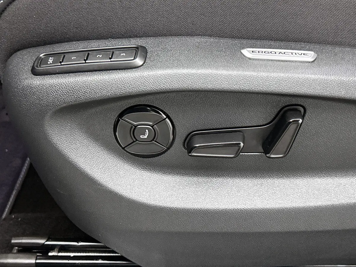 1.5 eHybrid R-Line Edition 272 PK| Origineel Nederlands | LEDER Interieur | Panoramadak | Trekhaak | Stoelventilatie | Stoelverwarming | 360 Camera