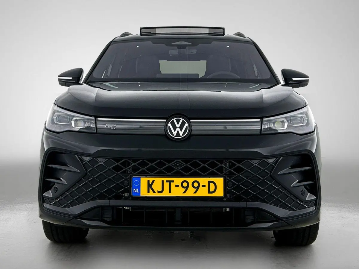 1.5 eHybrid R-Line Edition 272 PK| Origineel Nederlands | LEDER Interieur | Panoramadak | Trekhaak | Stoelventilatie | Stoelverwarming | 360 Camera