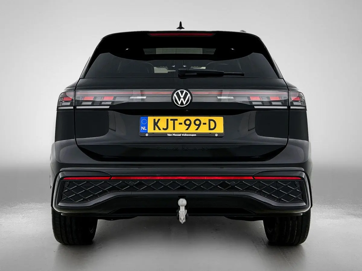 1.5 eHybrid R-Line Edition 272 PK| Origineel Nederlands | LEDER Interieur | Panoramadak | Trekhaak | Stoelventilatie | Stoelverwarming | 360 Camera