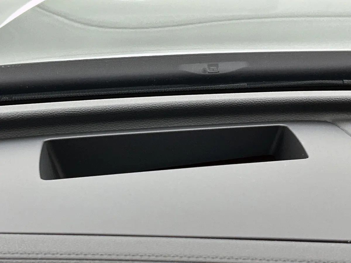 1.5 eHybrid R-Line Edition 272 PK| Origineel Nederlands | LEDER Interieur | Panoramadak | Trekhaak | Stoelventilatie | Stoelverwarming | 360 Camera