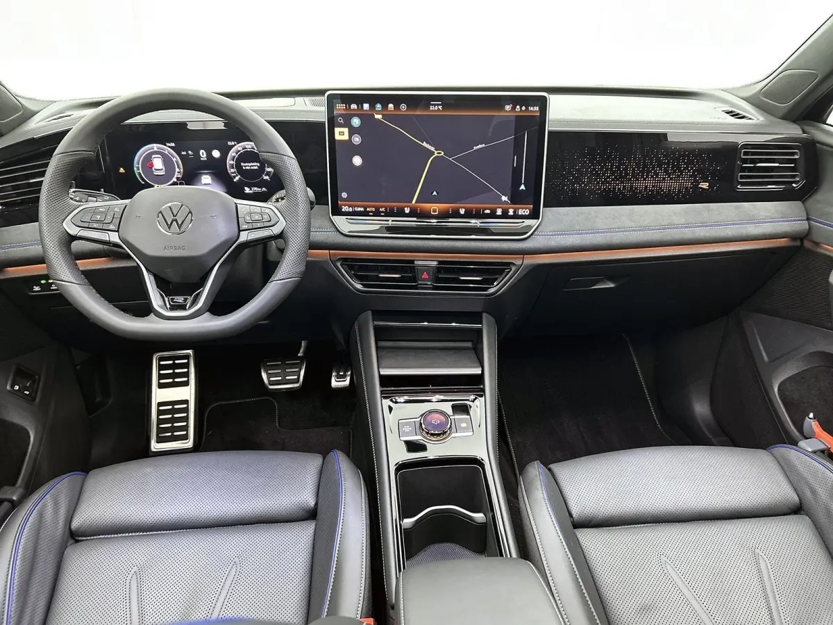 1.5 eHybrid R-Line Edition 272 PK| Origineel Nederlands | LEDER Interieur | Panoramadak | Trekhaak | Stoelventilatie | Stoelverwarming | 360 Camera