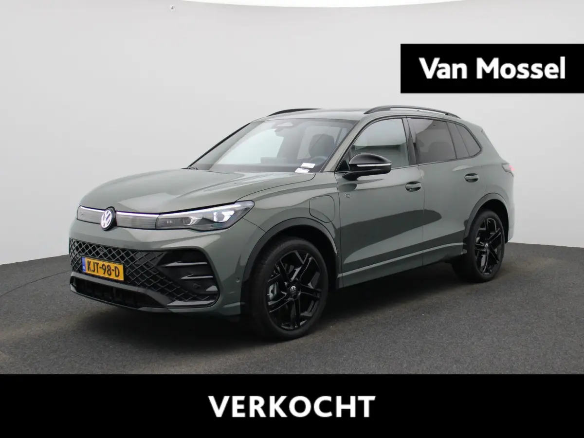 1.5 eHybrid R-Line Edition 272 PK| Origineel Nederlands | LEDER Interieur | Trekhaak | Panoramadak | 360 Camera | Stoelverwarming | Stoelventilatie | Stuurwielverwarming
