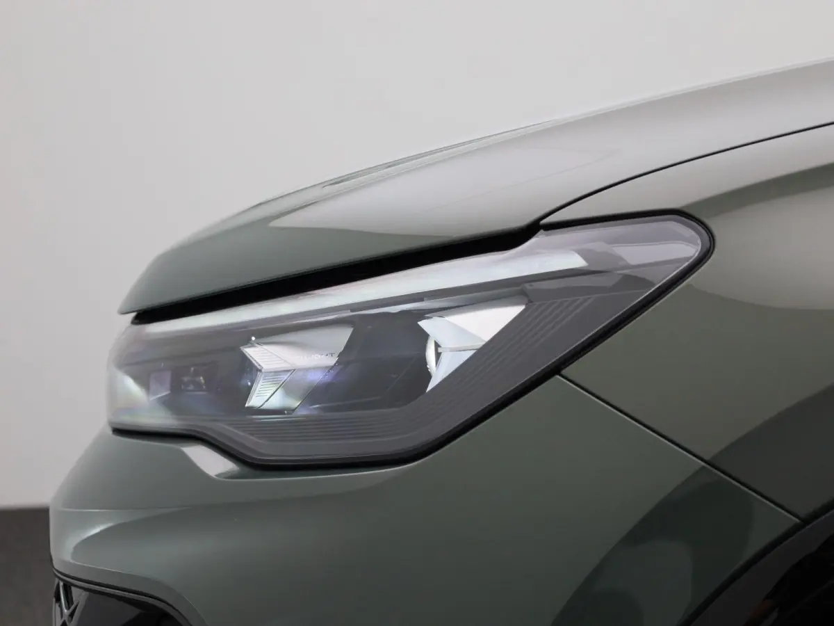 1.5 eHybrid R-Line Edition 272 PK| Origineel Nederlands | LEDER Interieur | Trekhaak | Panoramadak | 360 Camera | Stoelverwarming | Stoelventilatie | Stuurwielverwarming