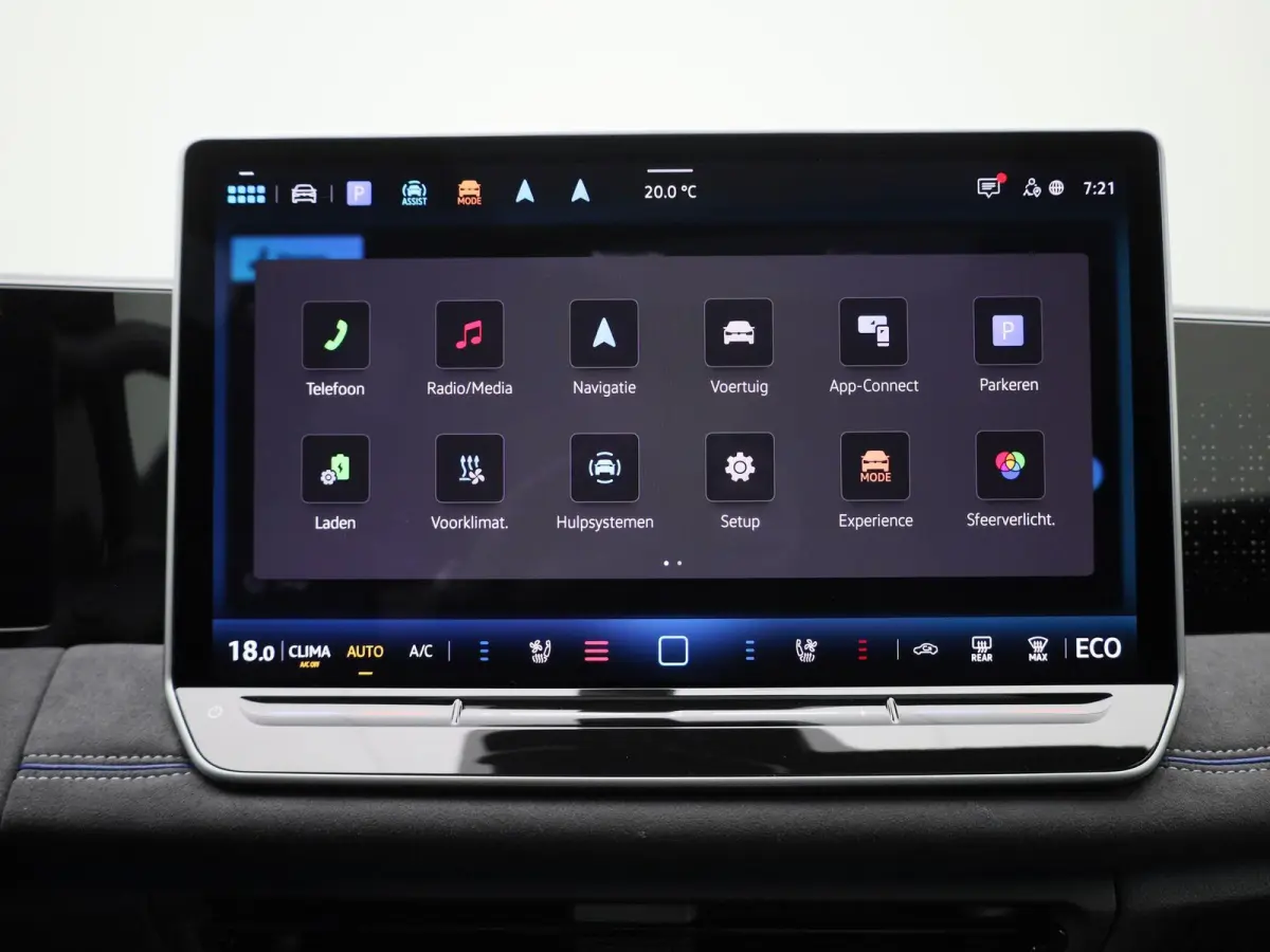 1.5 eHybrid R-Line Edition 272 PK| Origineel Nederlands | LEDER Interieur | Trekhaak | Panoramadak | 360 Camera | Stoelverwarming | Stoelventilatie | Stuurwielverwarming