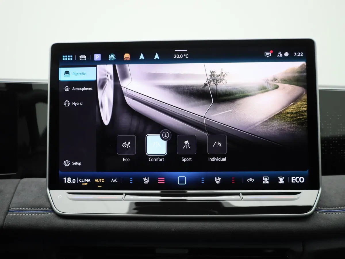 1.5 eHybrid R-Line Edition 272 PK| Origineel Nederlands | LEDER Interieur | Trekhaak | Panoramadak | 360 Camera | Stoelverwarming | Stoelventilatie | Stuurwielverwarming