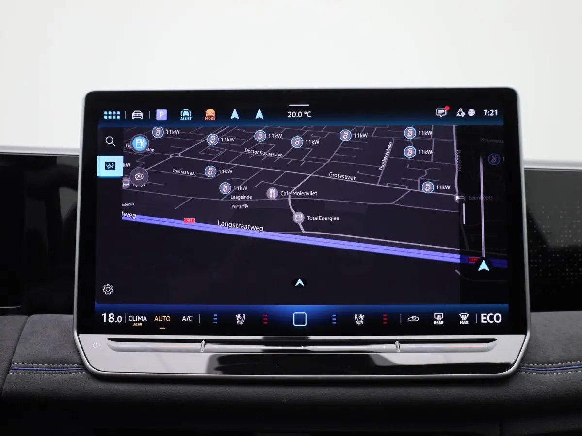 1.5 eHybrid R-Line Edition 272 PK| Origineel Nederlands | LEDER Interieur | Trekhaak | Panoramadak | 360 Camera | Stoelverwarming | Stoelventilatie | Stuurwielverwarming