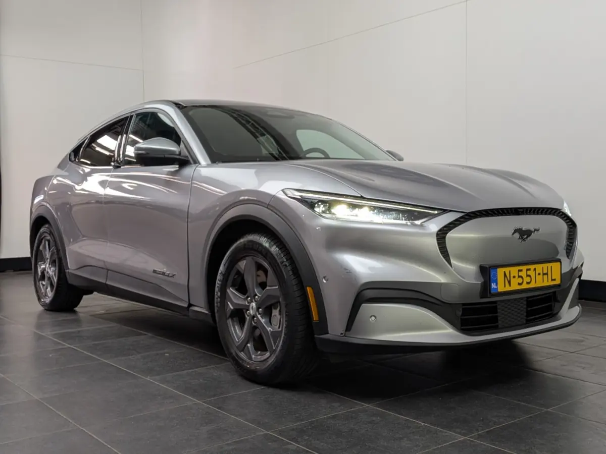 Extended RWD 98 kWh | SOH 95% | 360 Camera | Stoel- Stuurverwarming | Dodehoek detectie | | Achteruitrijcamera | Dodehoek detectie | Parkeersensor achter