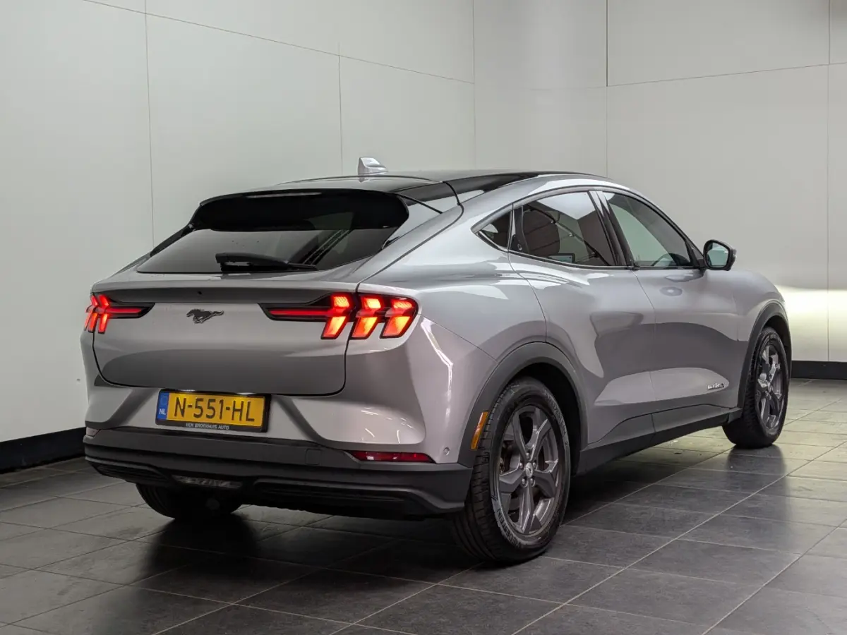 Extended RWD 98 kWh | SOH 95% | 360 Camera | Stoel- Stuurverwarming | Dodehoek detectie | | Achteruitrijcamera | Dodehoek detectie | Parkeersensor achter