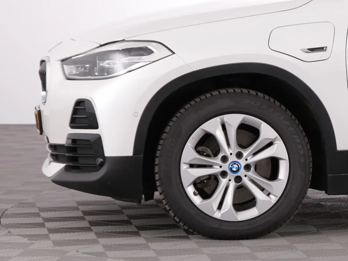 xDrive25e | LEDER | Head-Up | NAVI | CAMERA !