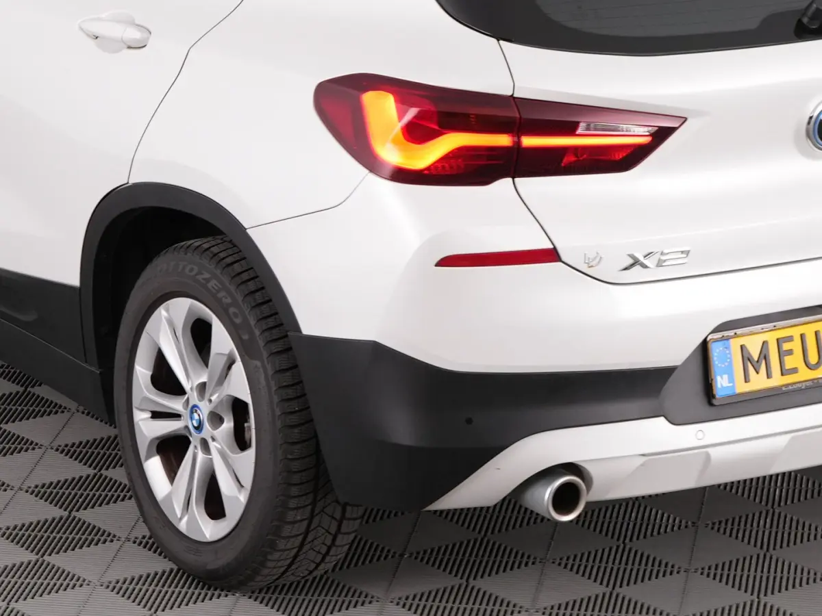 xDrive25e | LEDER | Head-Up | NAVI | CAMERA !