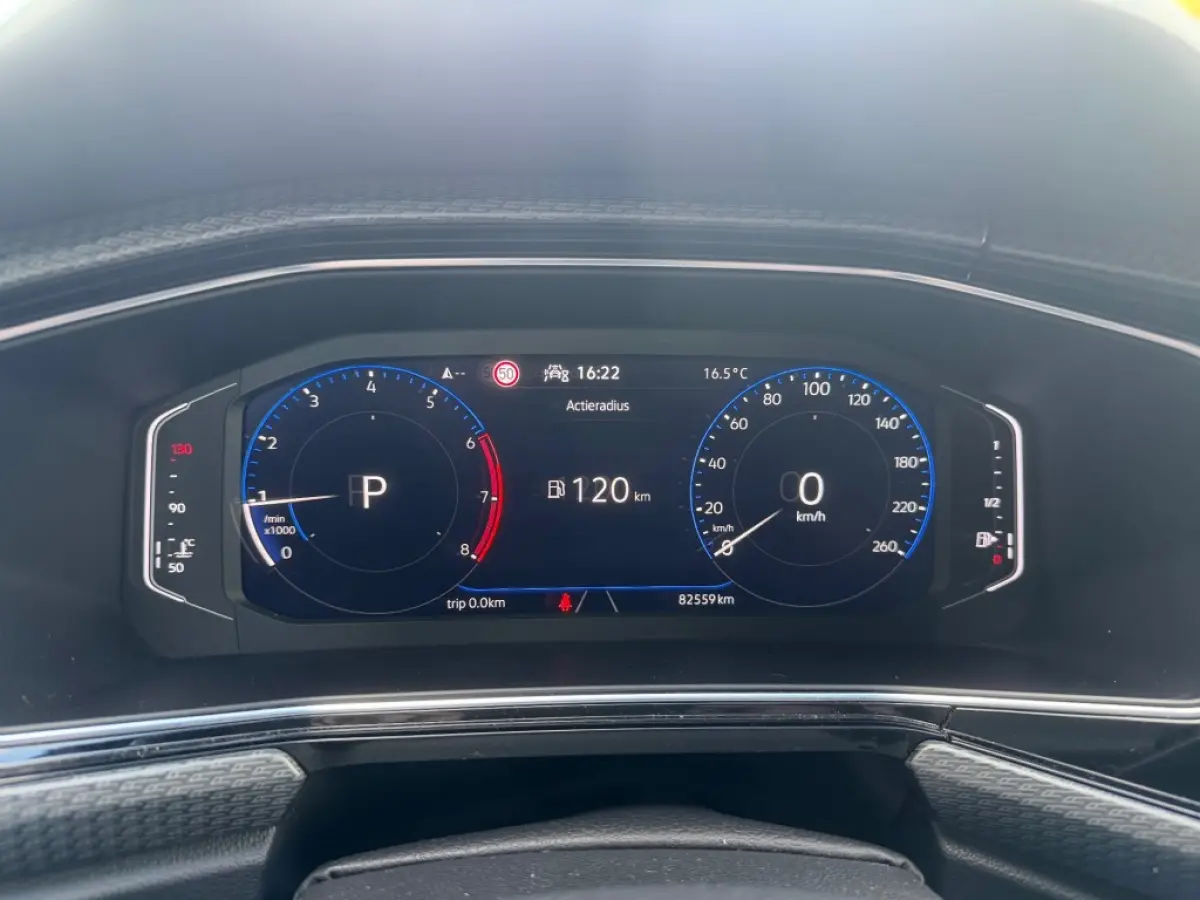 1.0 TSI R-LINE