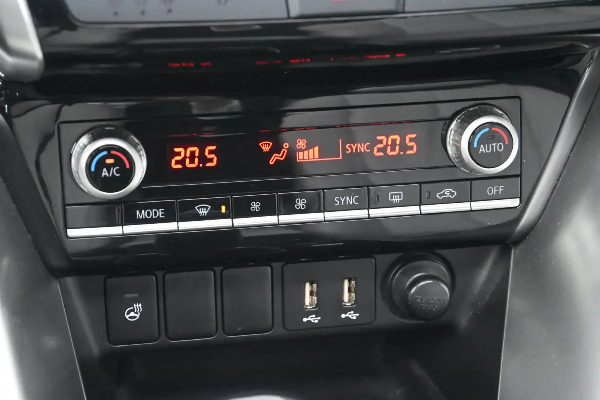 2.4 PHEV Instyle | Schuif-/Kanteldak | Navigatie | Leder | HUD | Achteruitrijcamera | Stoelverwarming | Climate Control | !!