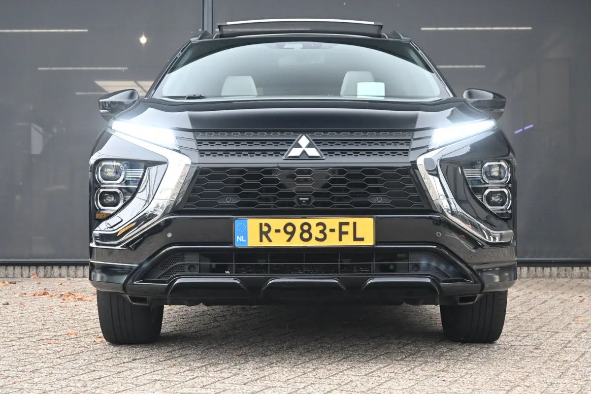 2.4 PHEV Instyle | Schuif-/Kanteldak | Navigatie | Leder | HUD | Achteruitrijcamera | Stoelverwarming | Climate Control | !!