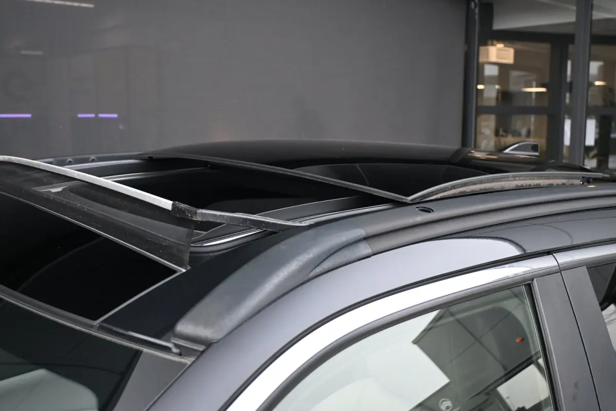 2.4 PHEV Instyle | Schuif-/Kanteldak | Navigatie | Leder | HUD | Achteruitrijcamera | Stoelverwarming | Climate Control | !!