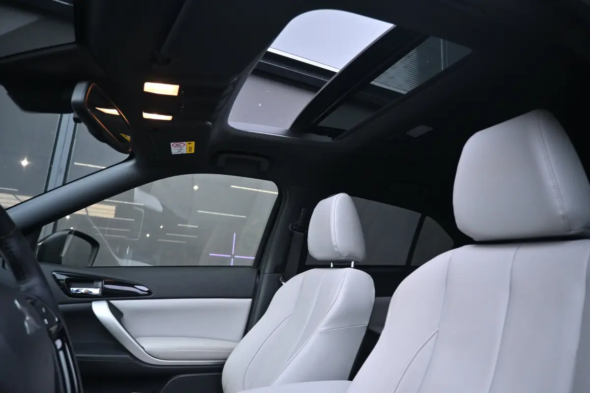 2.4 PHEV Instyle | Schuif-/Kanteldak | Navigatie | Leder | HUD | Achteruitrijcamera | Stoelverwarming | Climate Control | !!