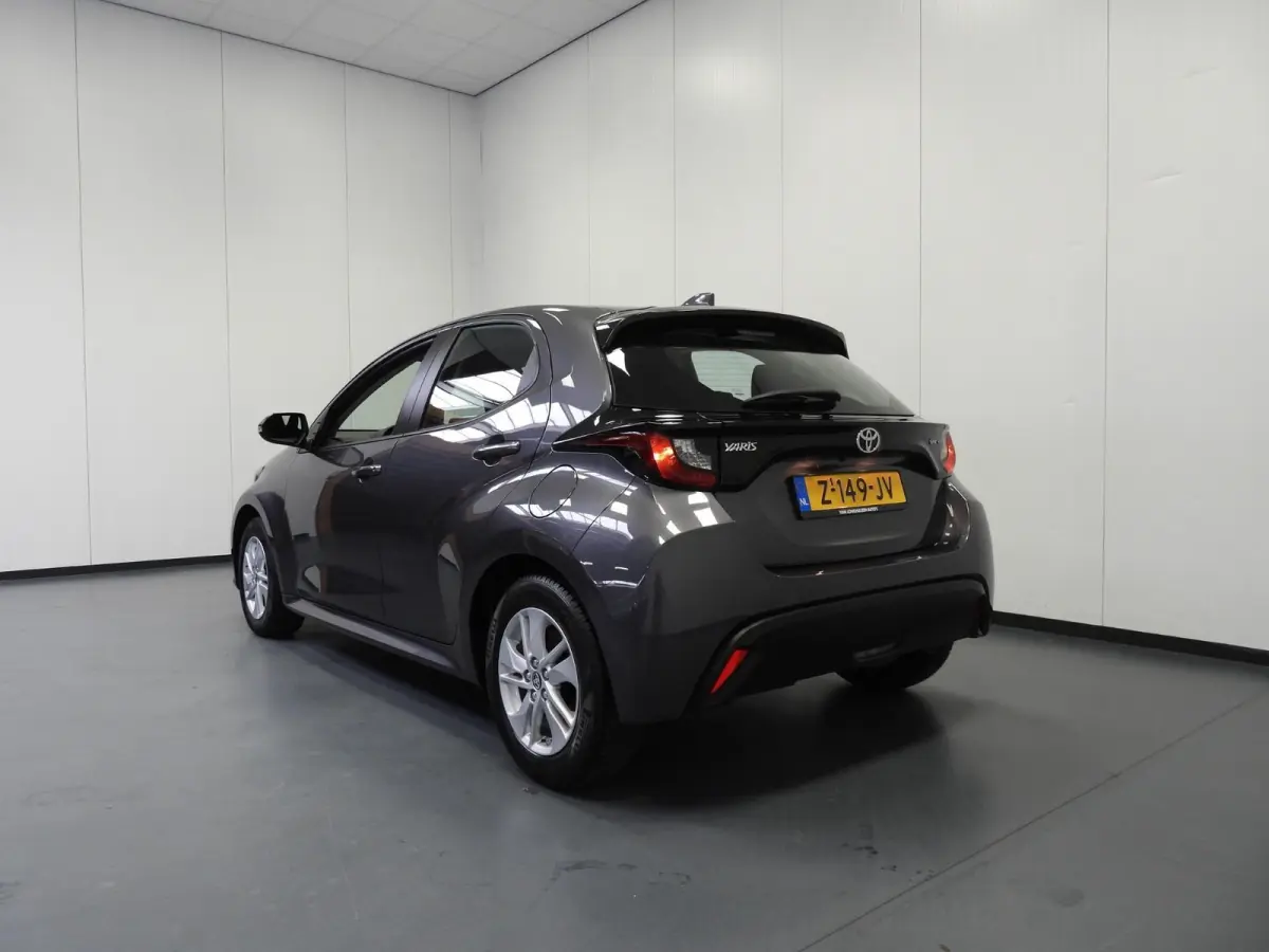 1.5 Hybrid 115 Active NAVI-APP/CLIMA/CAMERA/15"LMV!