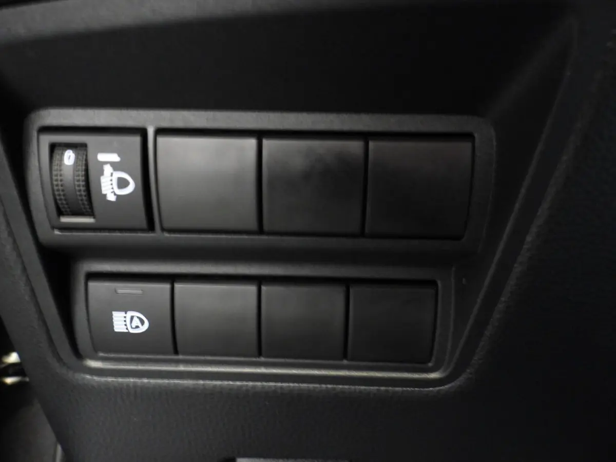1.5 Hybrid 115 Active NAVI-APP/CLIMA/CAMERA/15"LMV!