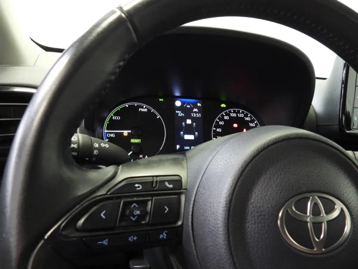 1.5 Hybrid 115 Active NAVI-APP/CLIMA/CAMERA/15"LMV!