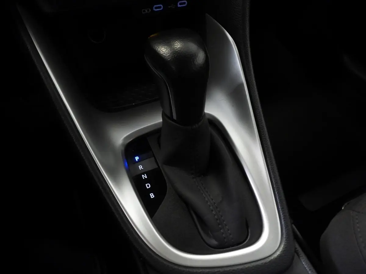 1.5 Hybrid 115 Active NAVI-APP/CLIMA/CAMERA/15"LMV!