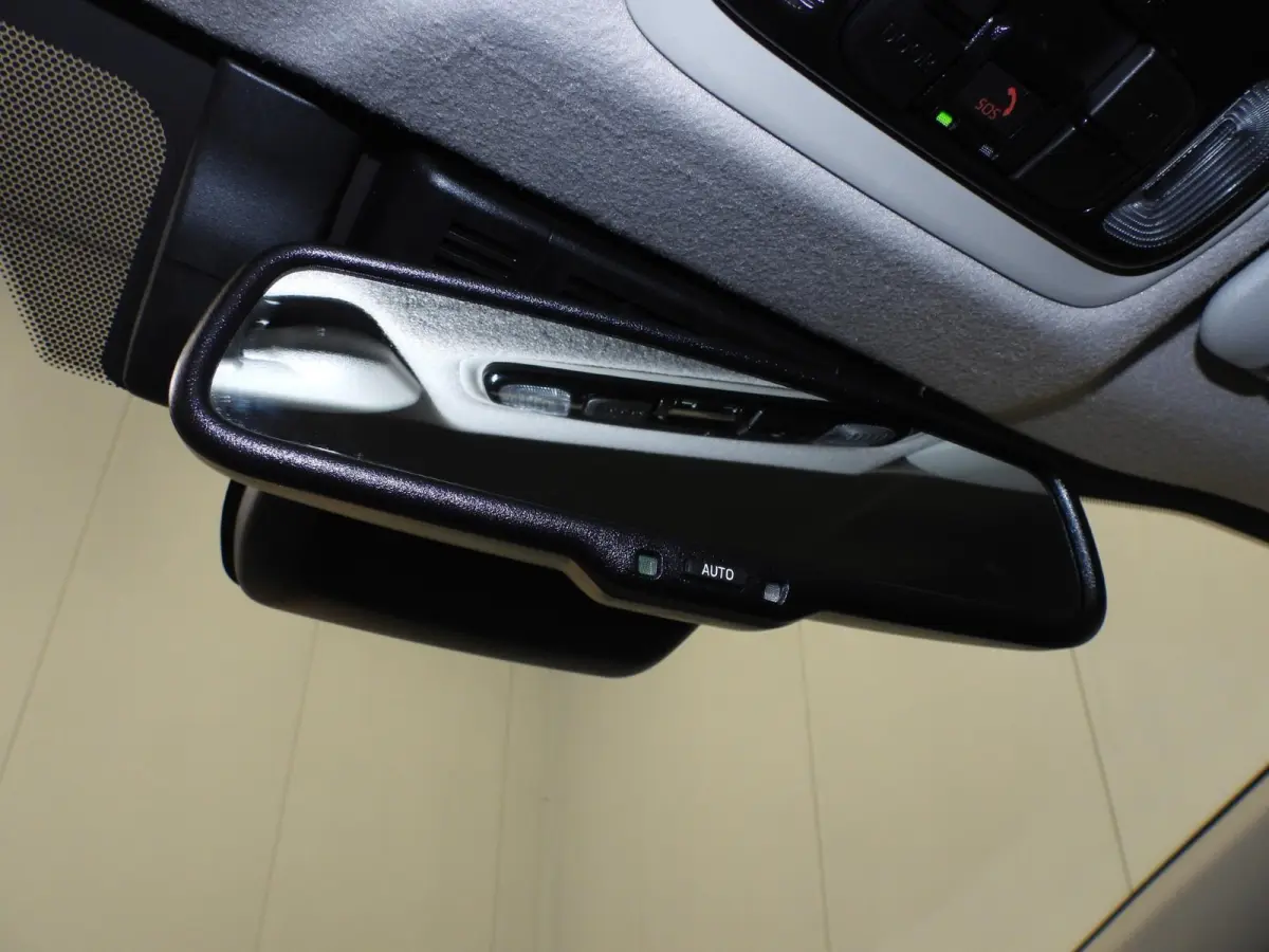1.5 Hybrid 115 Active NAVI-APP/CLIMA/CAMERA/15"LMV!