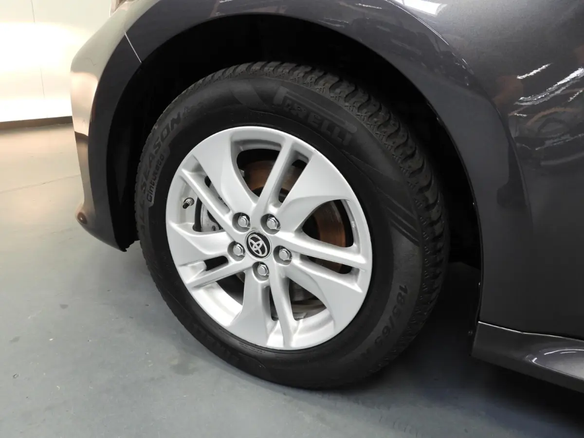 1.5 Hybrid 115 Active NAVI-APP/CLIMA/CAMERA/15"LMV!