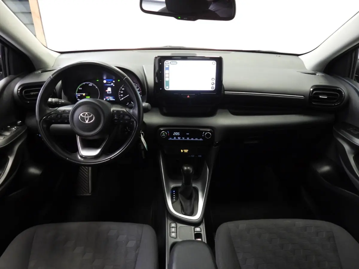 1.5 Hybrid 115 Active NAVI-APP/CLIMA/CAMERA/15"LMV!