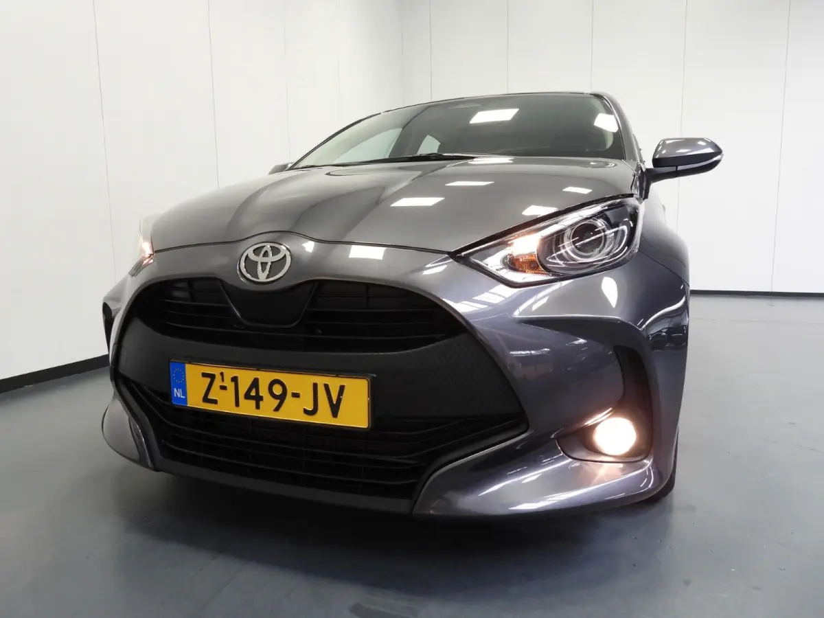 1.5 Hybrid 115 Active NAVI-APP/CLIMA/CAMERA/15"LMV!