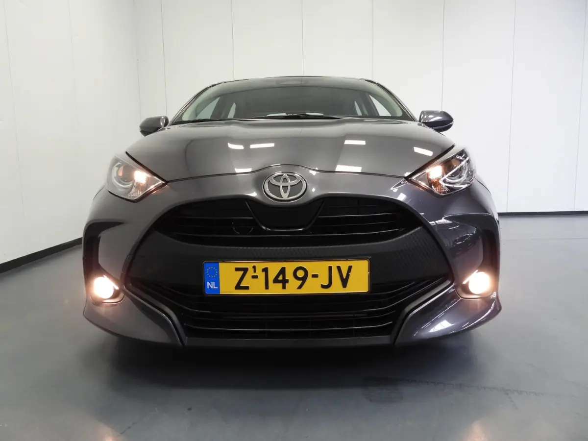 1.5 Hybrid 115 Active NAVI-APP/CLIMA/CAMERA/15"LMV!