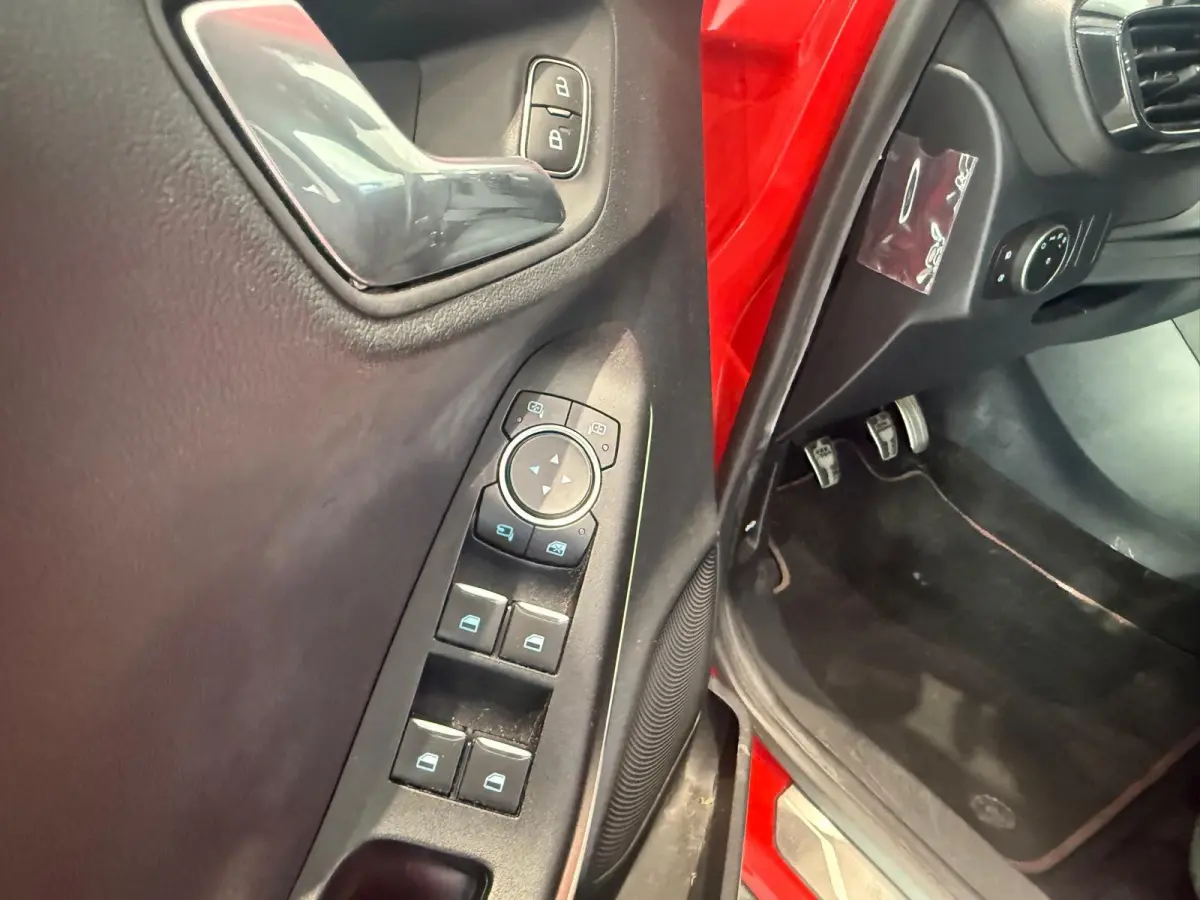 1.0 EcoBoost Titanium X