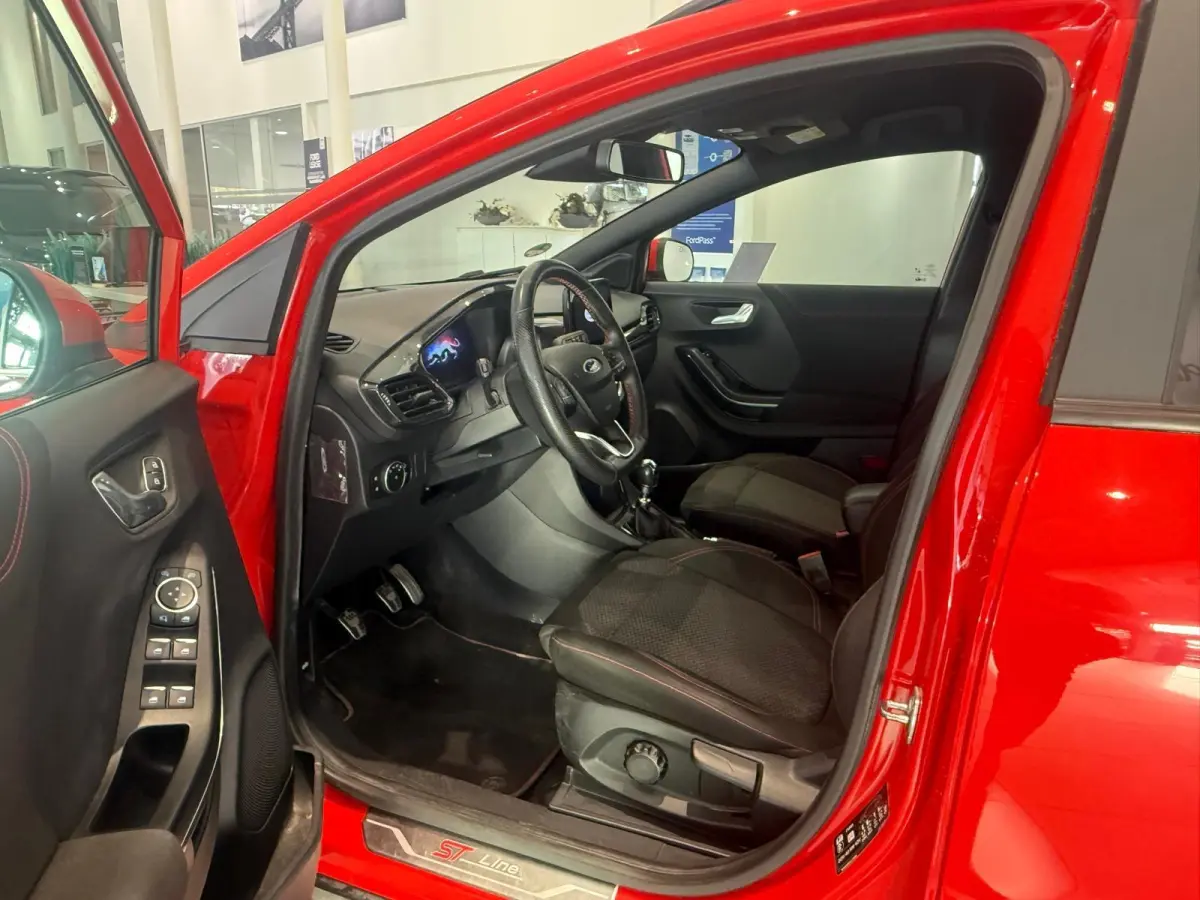 1.0 EcoBoost Titanium X