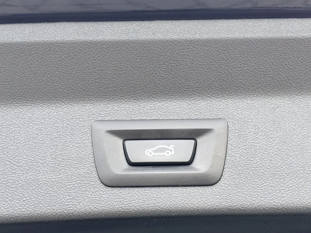 xDrive30e M sport 292 PK | Trekhaak | Elektrische stoelen | Akoestisch glas | Hifi | Digital cockpit
