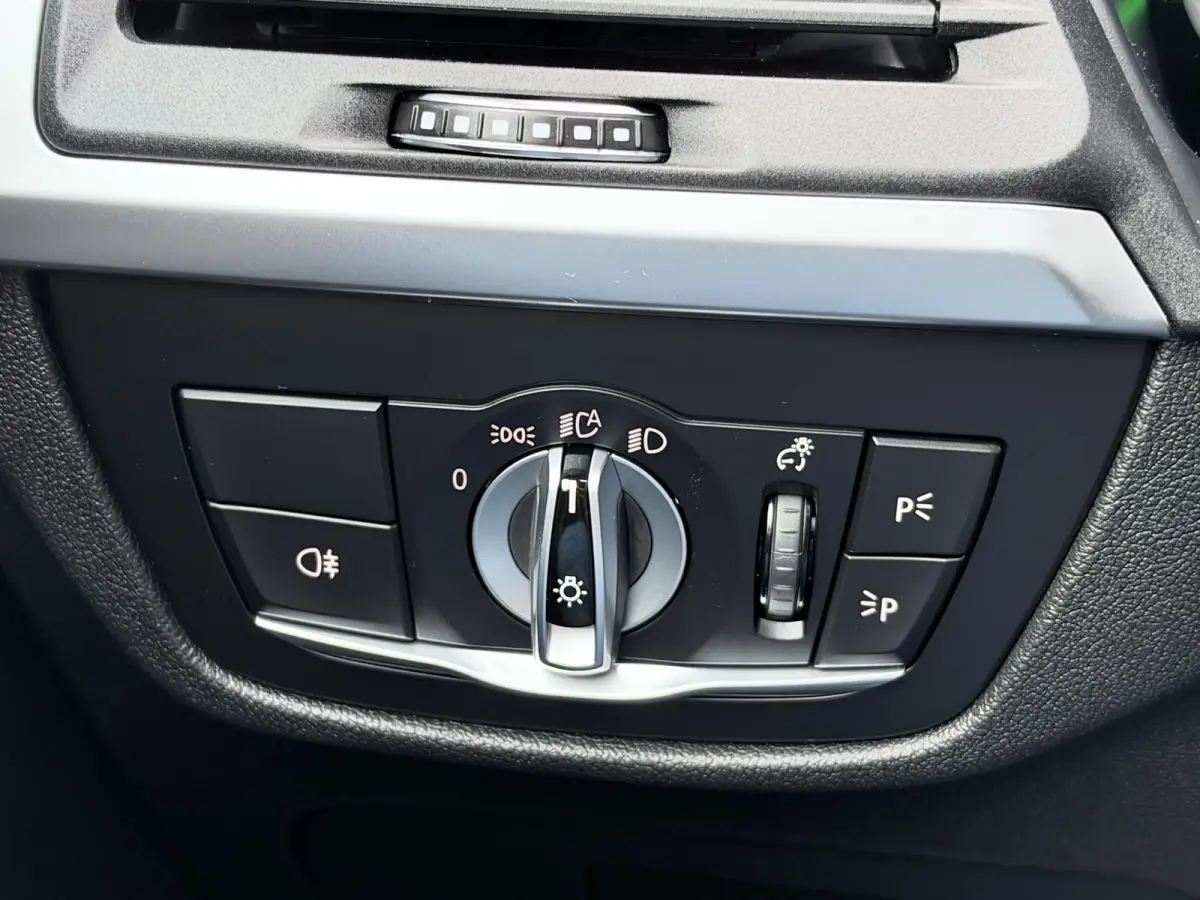 xDrive30e M sport 292 PK | Trekhaak | Elektrische stoelen | Akoestisch glas | Hifi | Digital cockpit